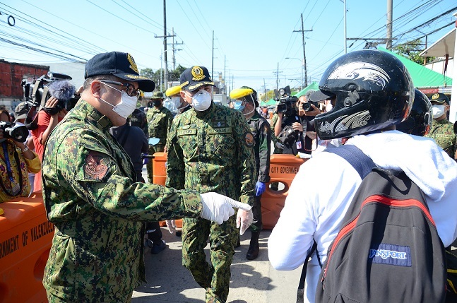 Cops to do contact tracing, says Palace