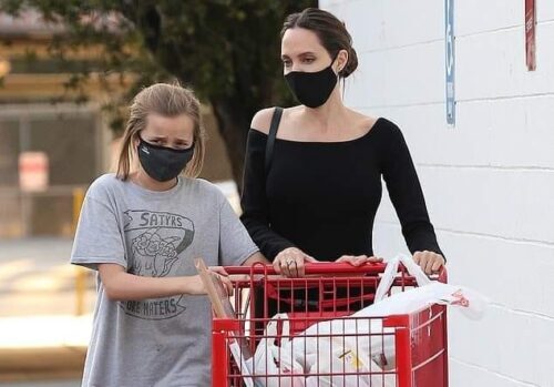 Angelina Jolie picks up school supplies with daughter in LA