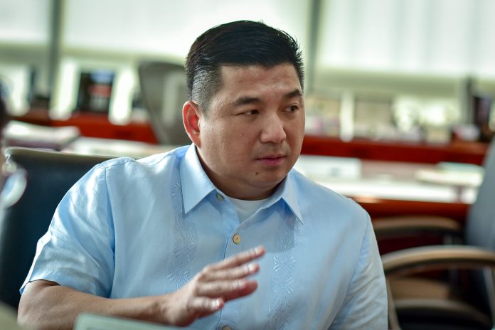 Dennis Uy’s telecom secures 25-yr franchise in 11 weeks