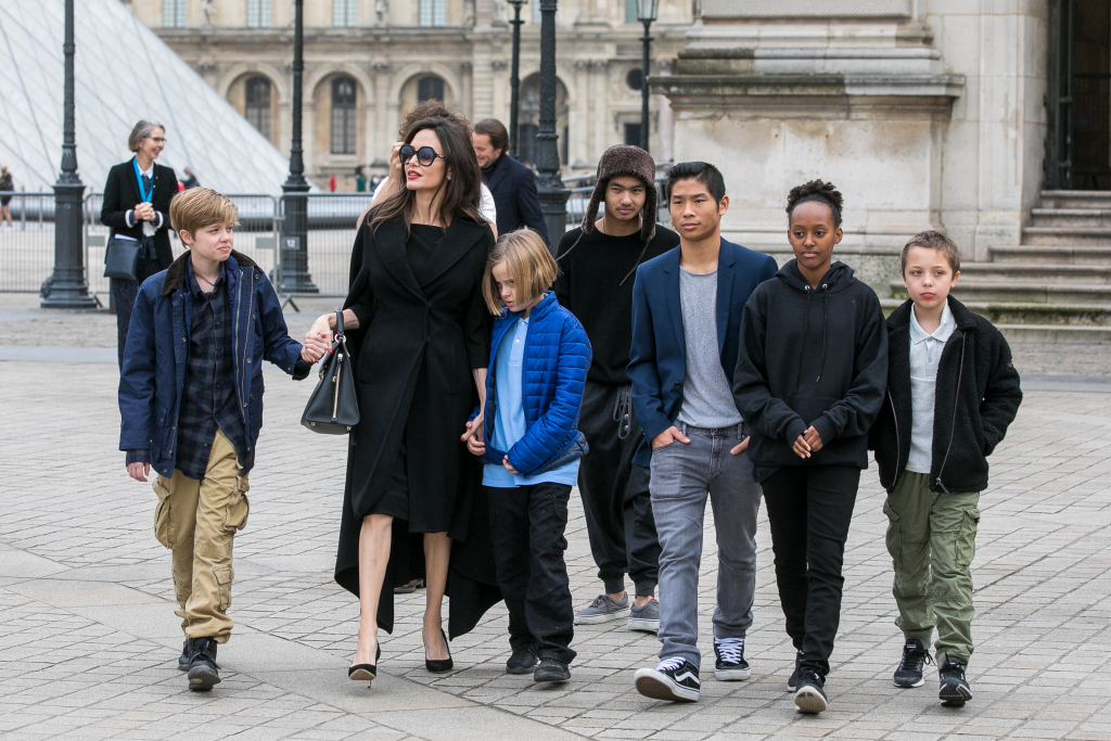 Angelina Jolie considering move to London with kids