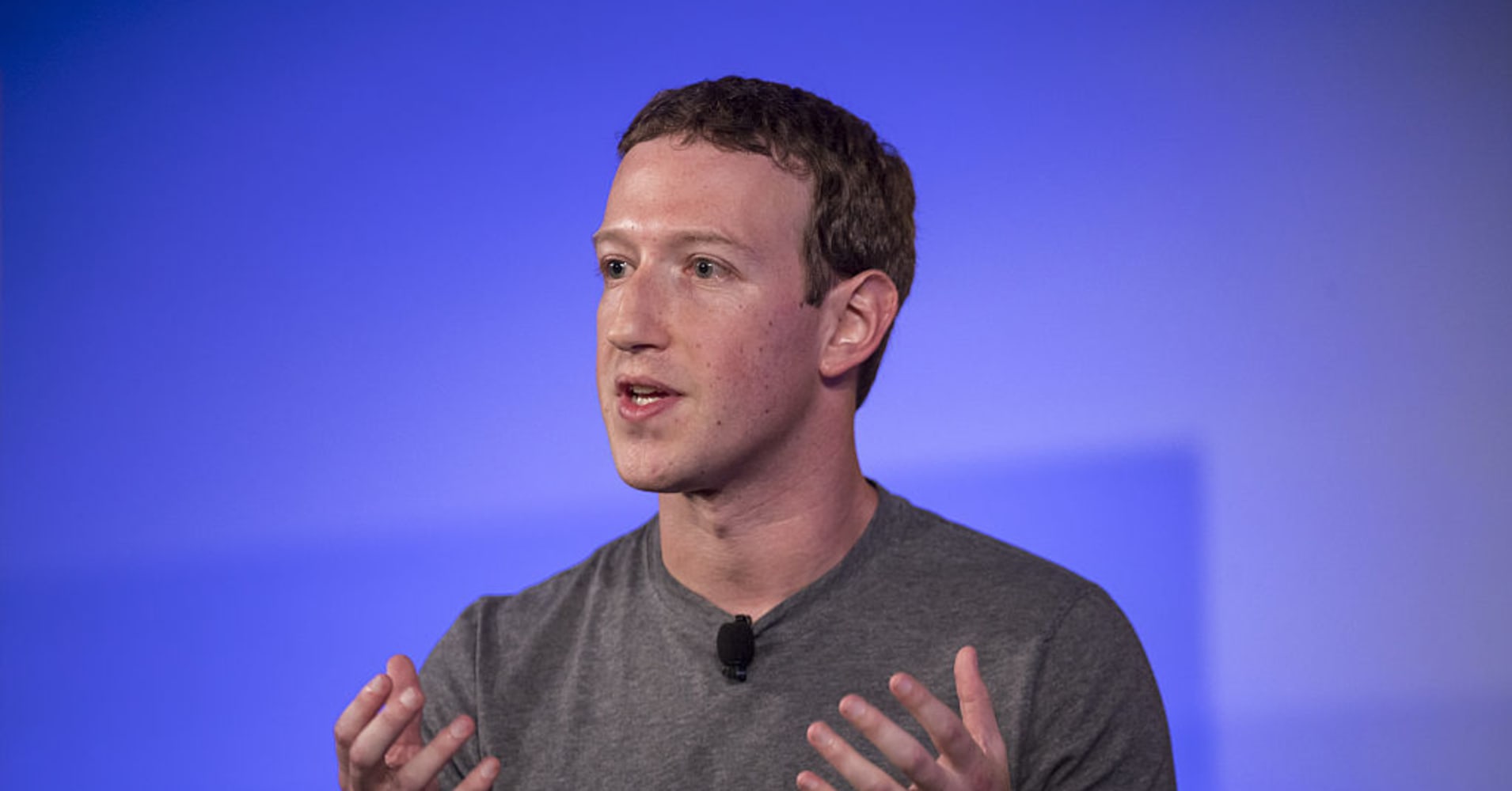Facebook made a mistake, admits Zuckerberg
