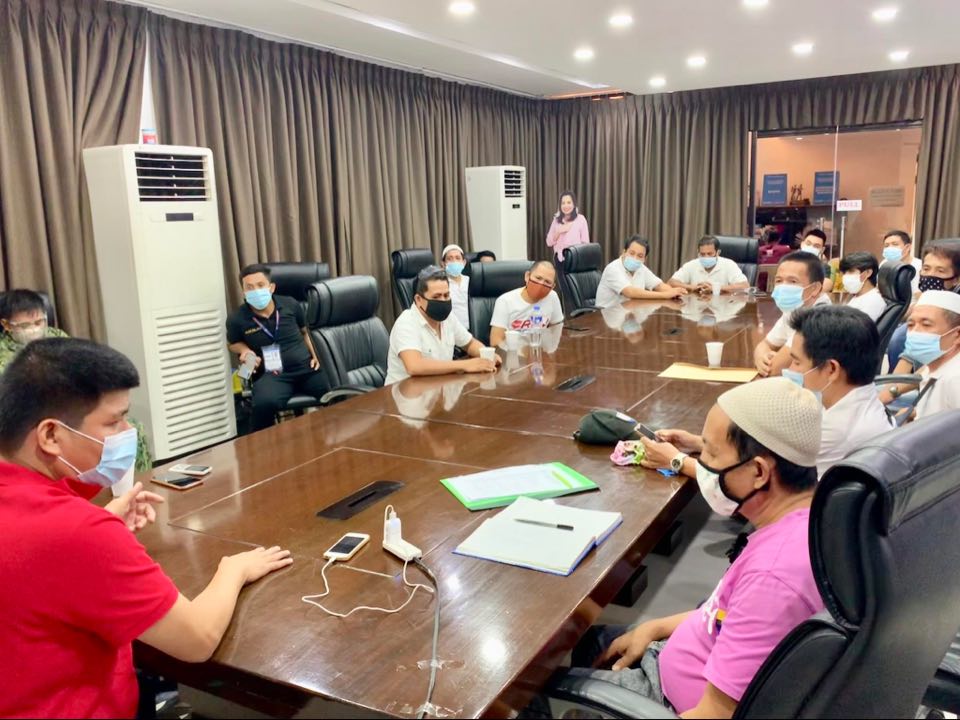 Muslim group mobilized to screen visitors