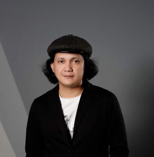 Musician-journalist turns to e-book writing