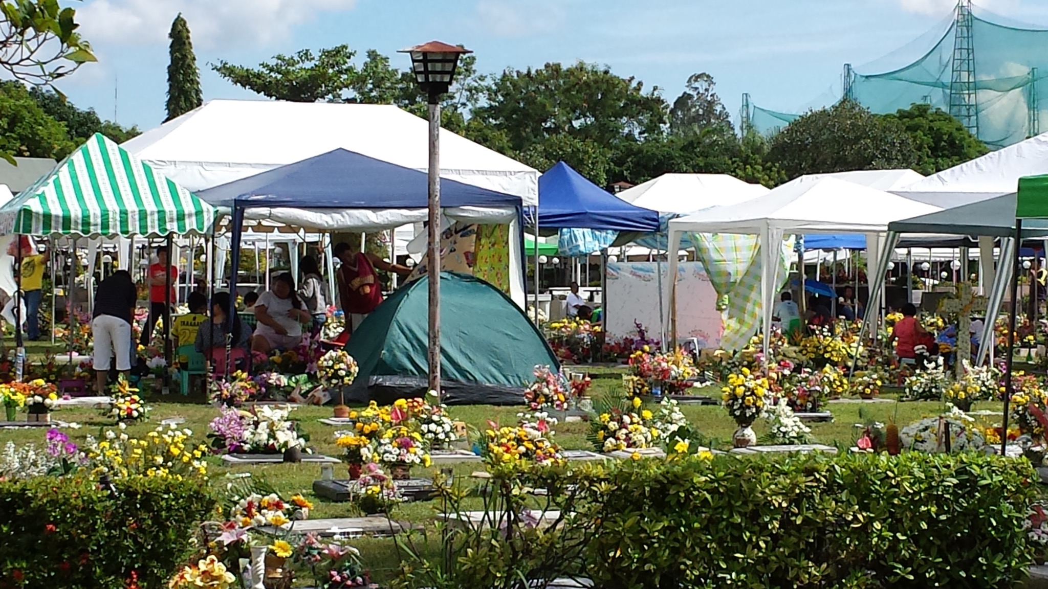 It’s final: Cemeteries in Metro Manila closed on November 1-2