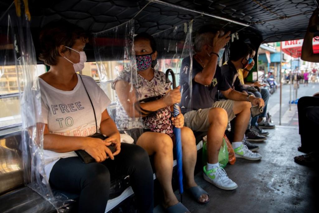 Duterte: No easing on physical distancing in public transports