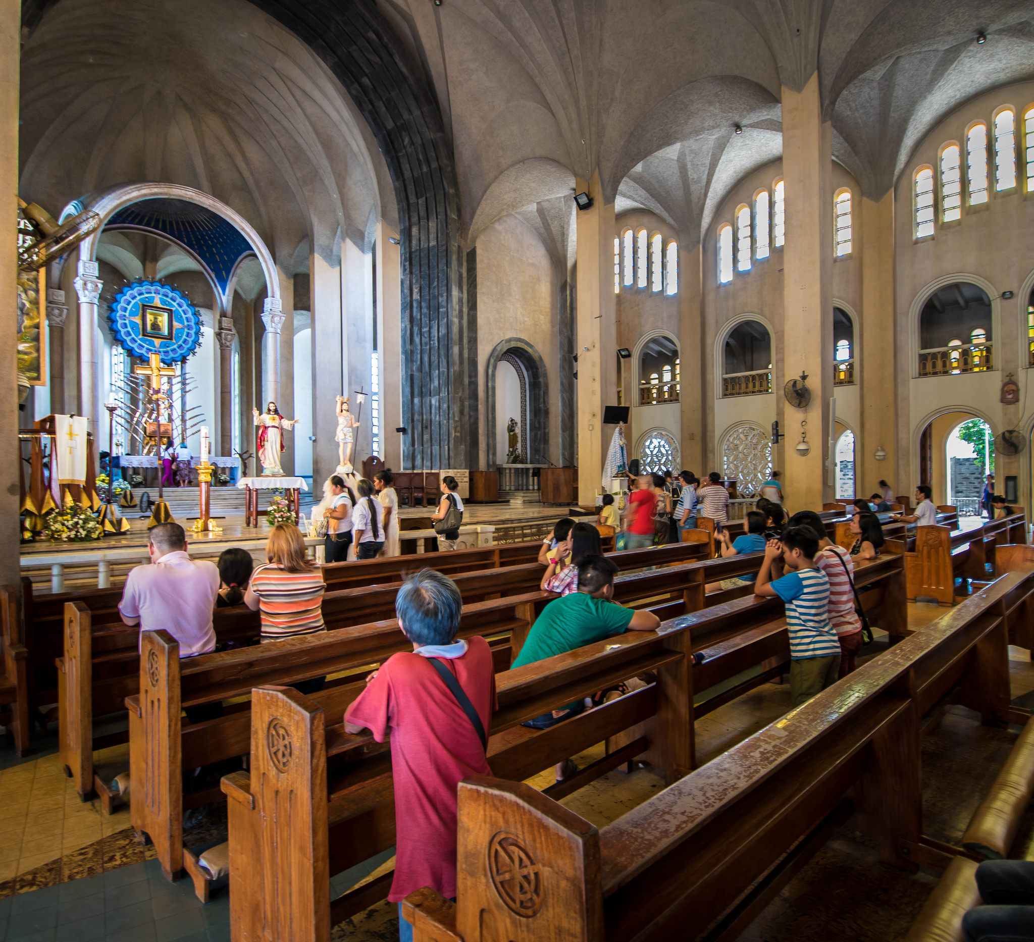 Palace eases guidelines on religious worships